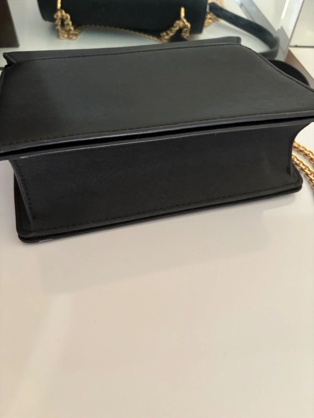 Tory burch saffiano black purse. Almost New